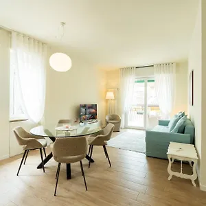 Domus - Ampia Residenza Filippini A Pochi Passi Dall'arena Apartamento
