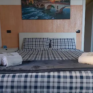 Palazzo Ponte Pietra Apartamento