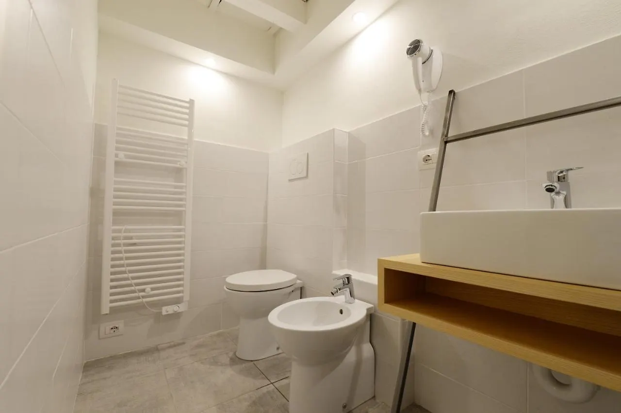 Piano Tre Hotel Verona 2*,