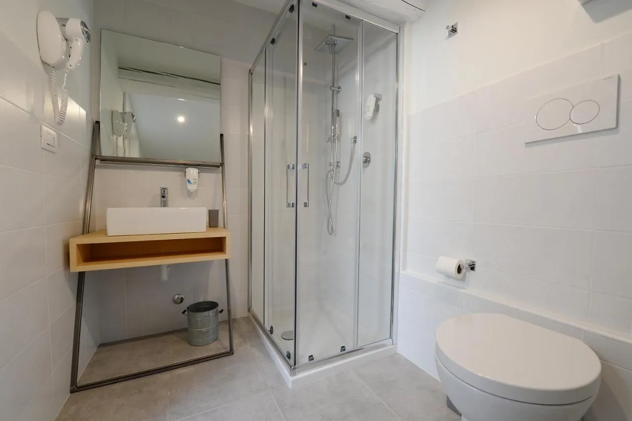 ** Guest house Piano Tre Hotel Verona Italy